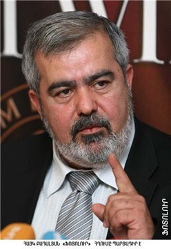 images/stories/markarian-hrant4-27-10-2011.jpg